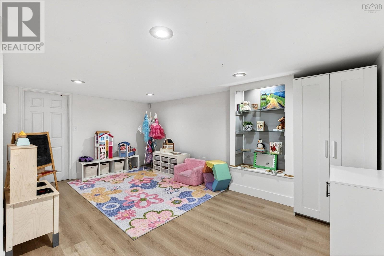 Property 30 of 46 of 47 Douglas Crescent