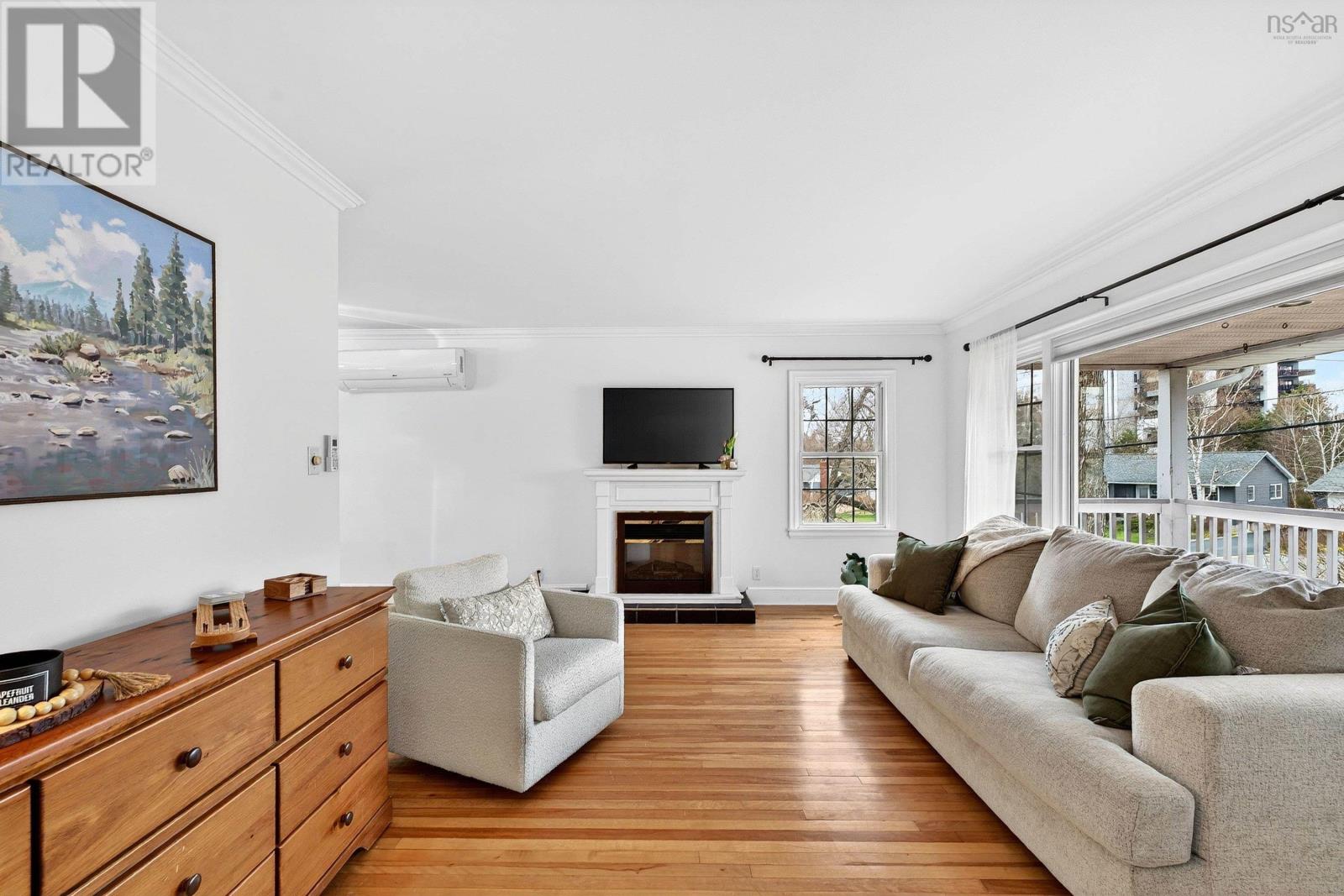 Property 21 of 46 of 47 Douglas Crescent