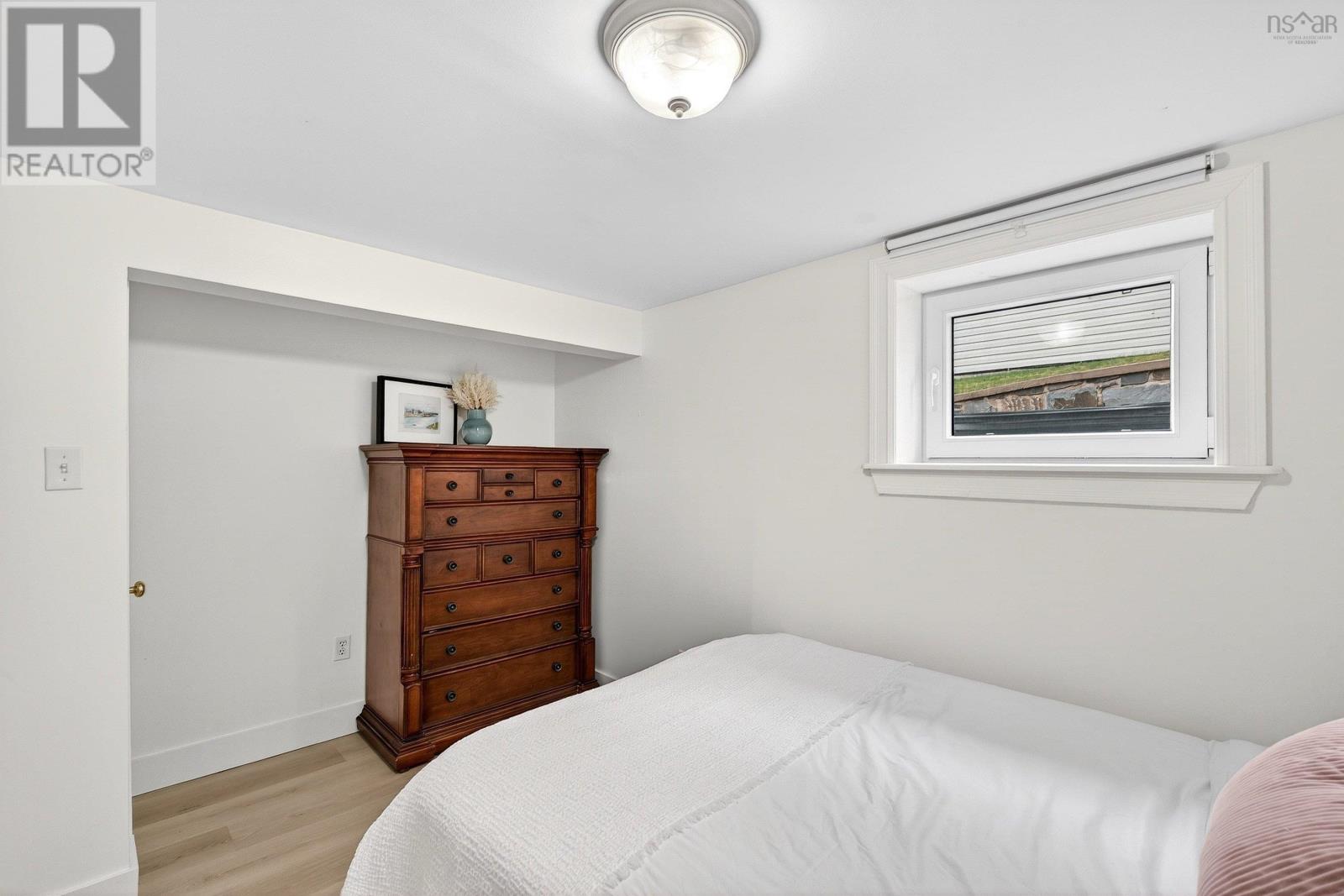 Property 35 of 46 of 47 Douglas Crescent