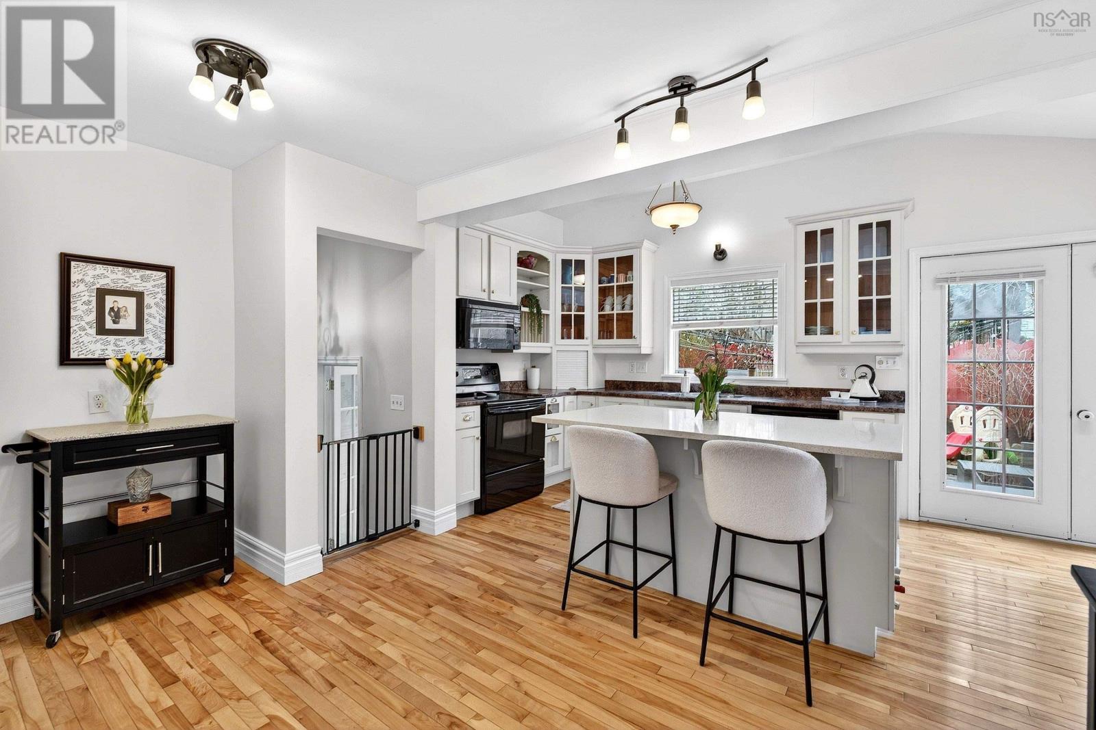 Property 11 of 46 of 47 Douglas Crescent