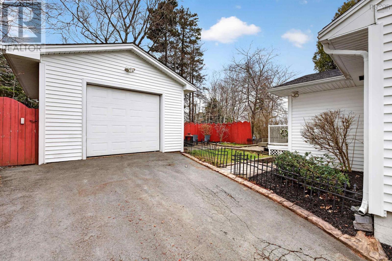 Property 40 of 46 of 47 Douglas Crescent