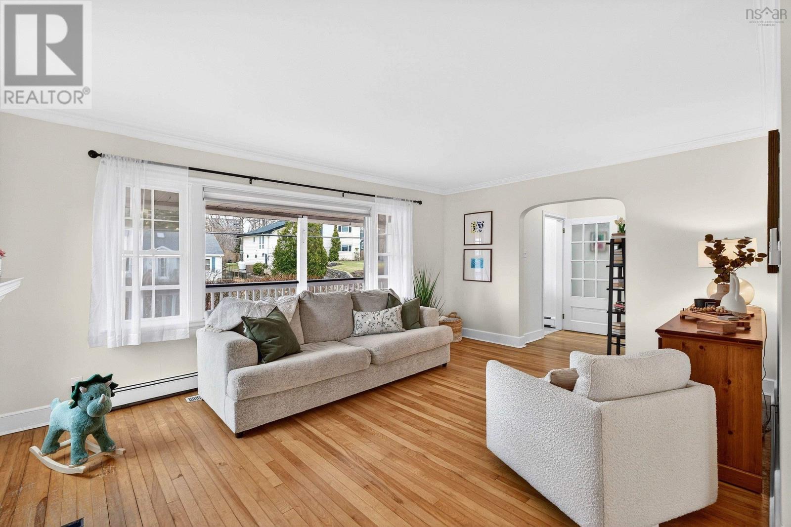 Property 19 of 46 of 47 Douglas Crescent