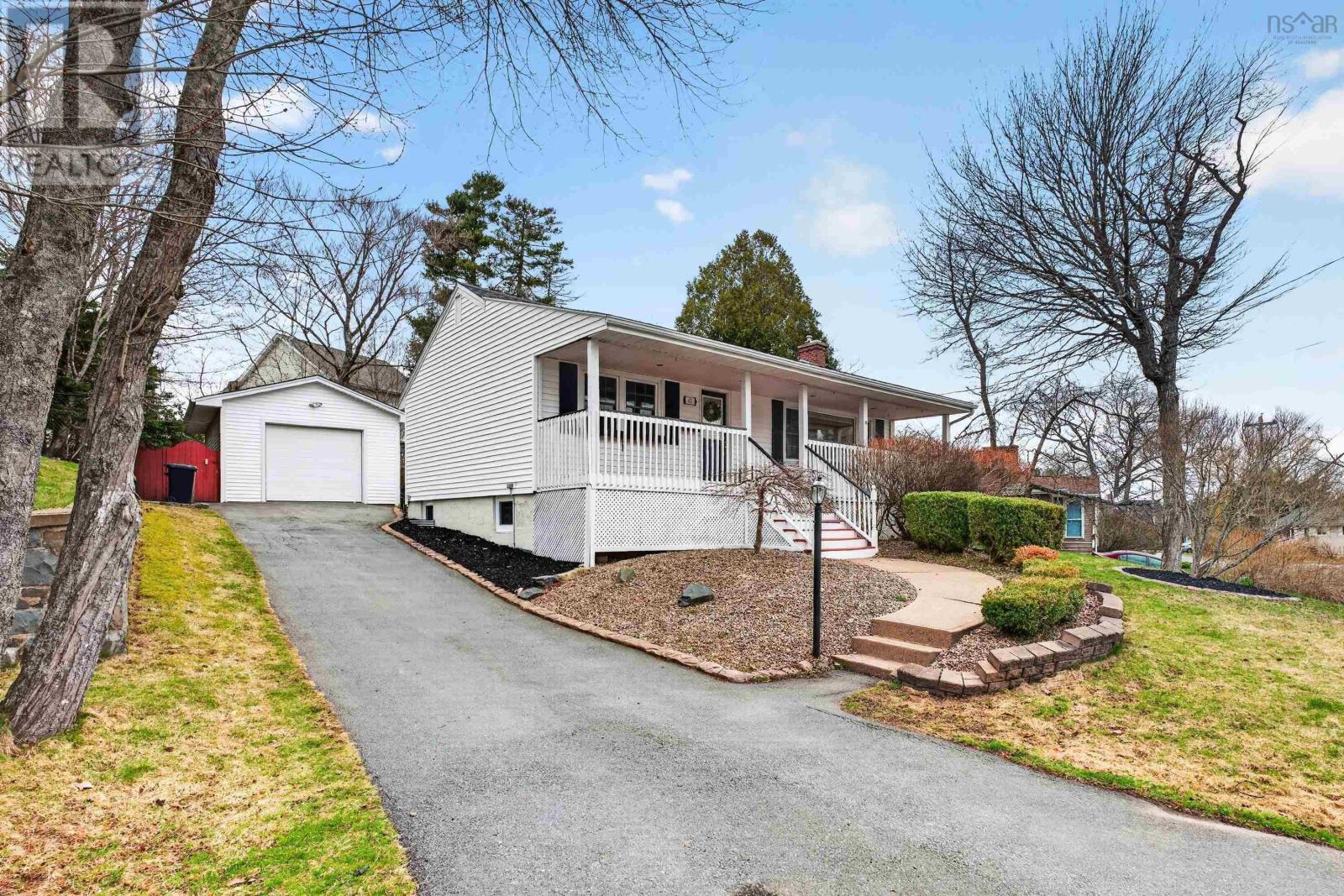 Property 7 of 46 of 47 Douglas Crescent