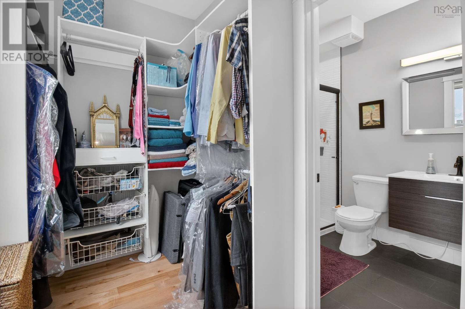 Property 21 of 32 of 6243 Seaforth Street