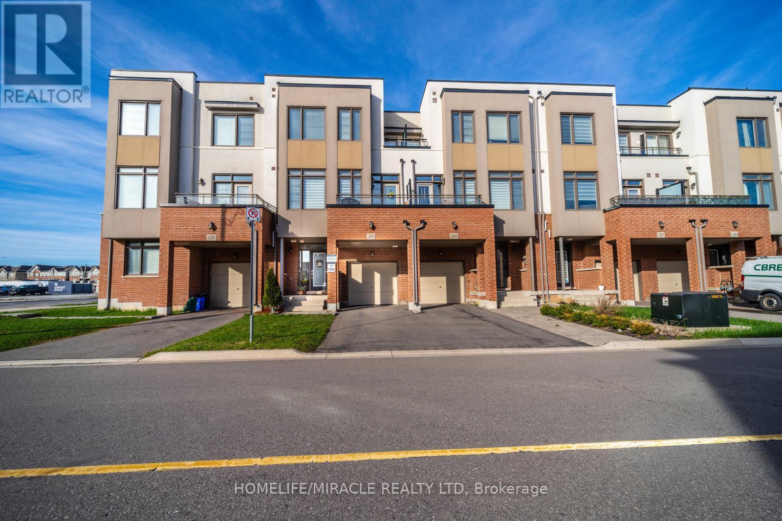 1293 CLARRIAGE COURT