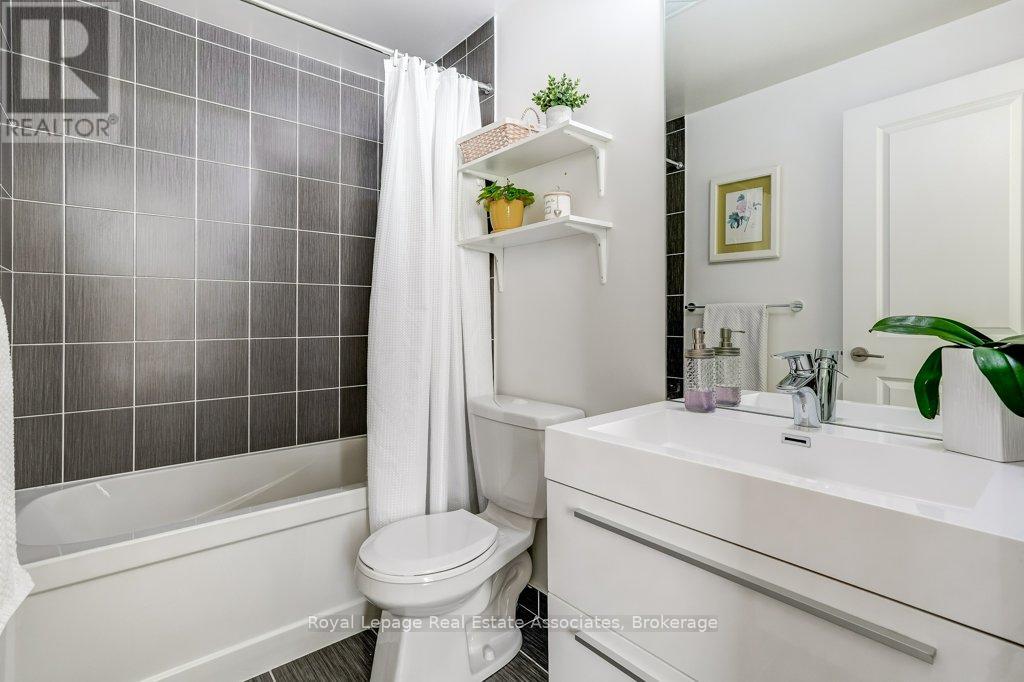 #209 15 ZORRA STREET - 17