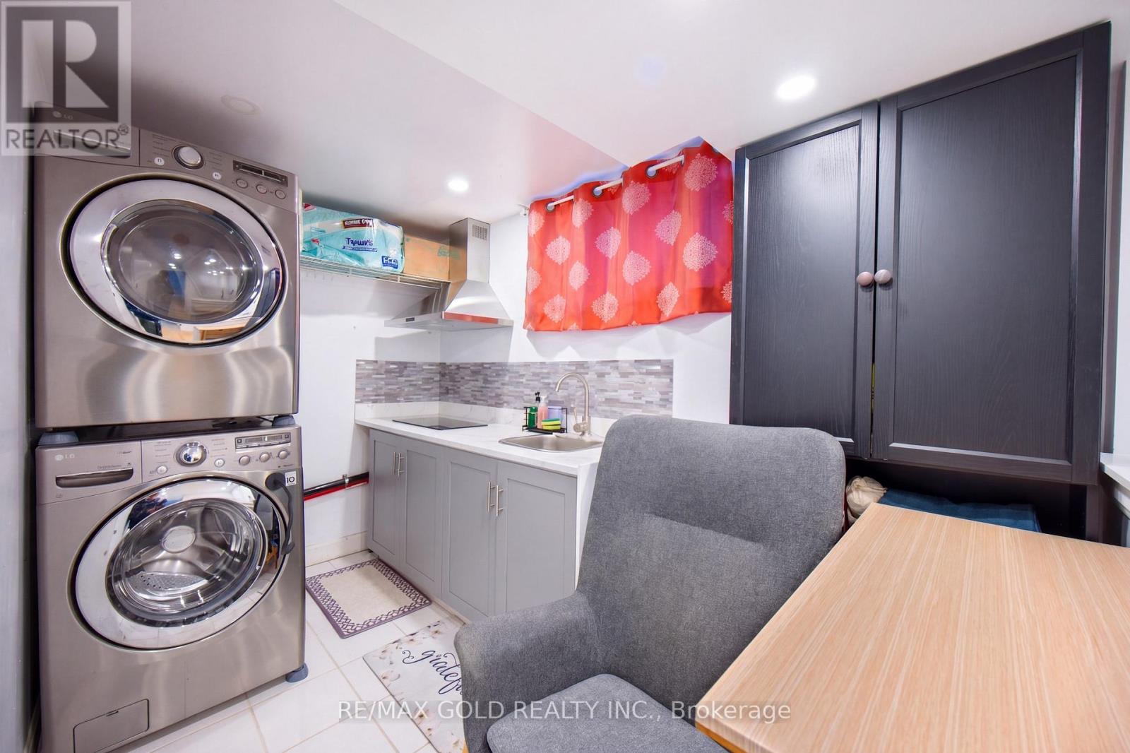 #2 30 SENTINEL ROAD - 41
