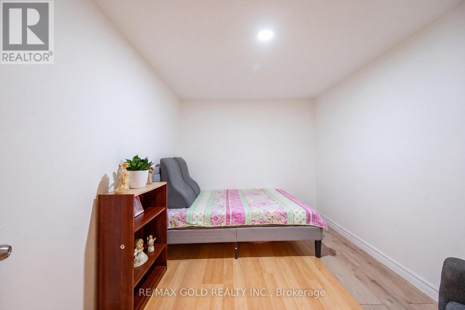 #2 30 SENTINEL ROAD - 43