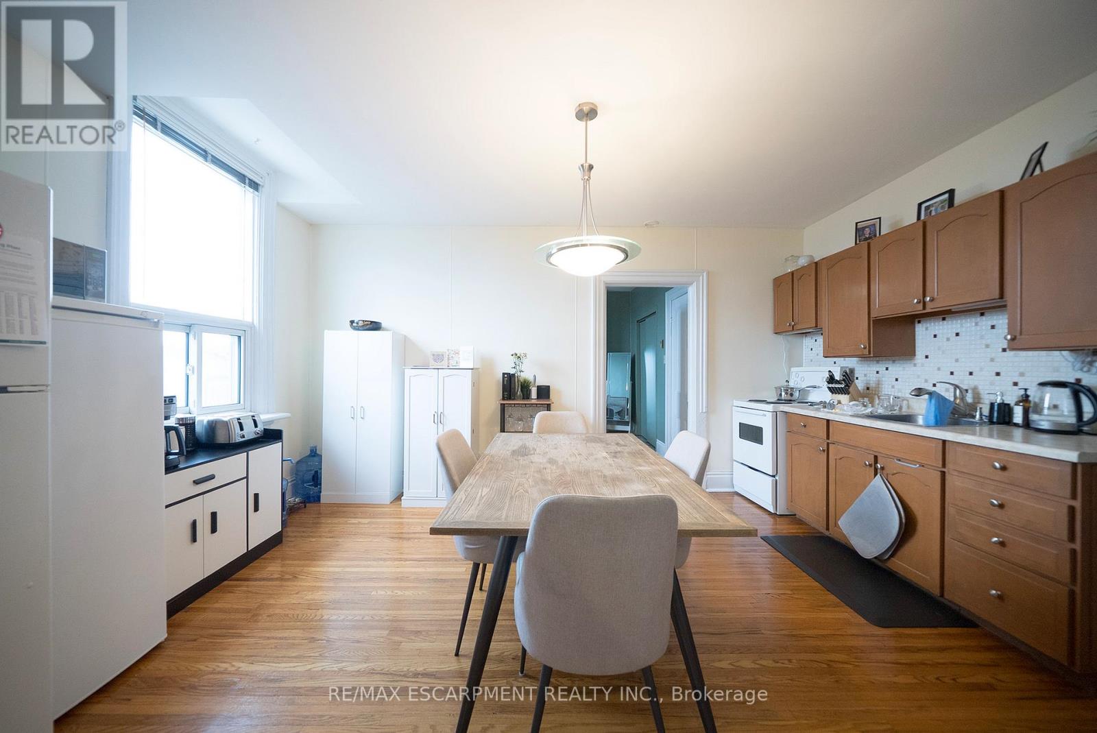 142 GRAND RIVER STREET N - 21