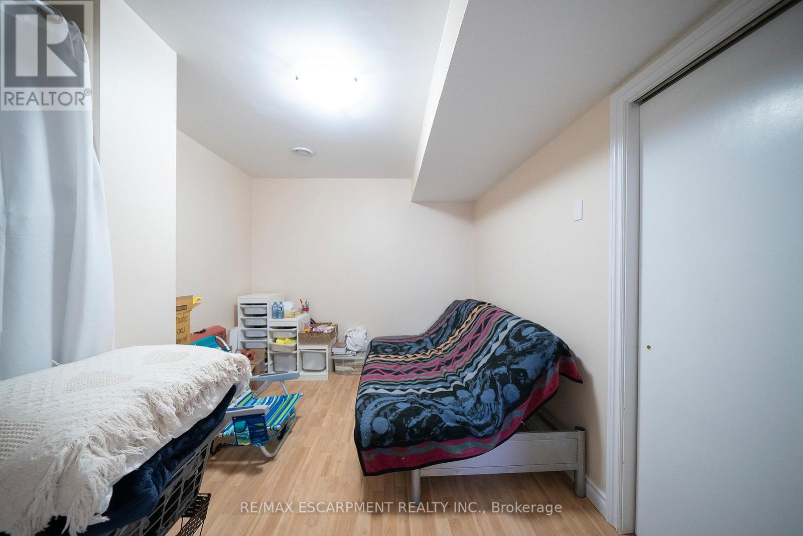 142 GRAND RIVER STREET N - 27