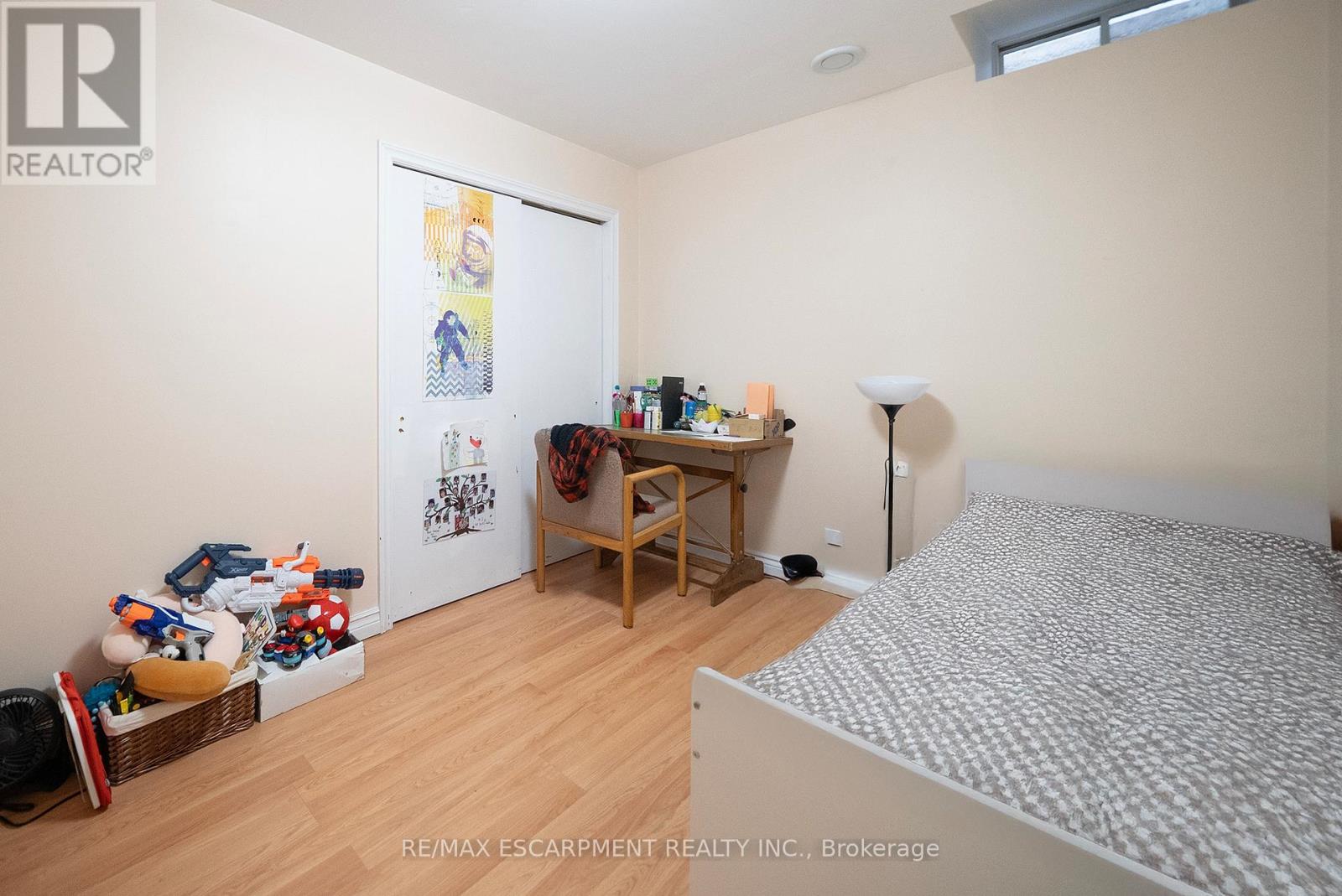 142 GRAND RIVER STREET N - 29