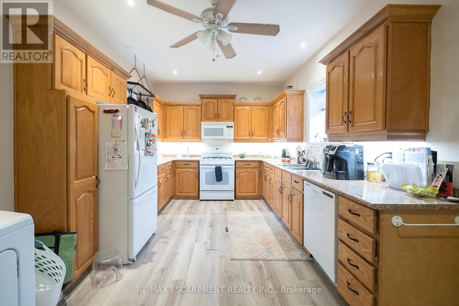 142 GRAND RIVER STREET N - 5
