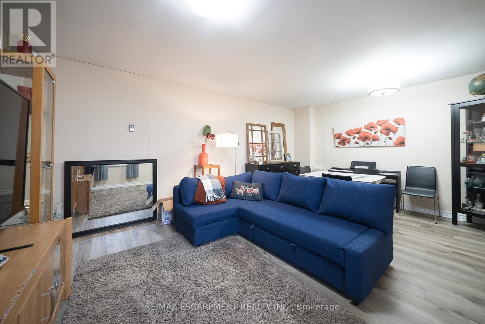 142 GRAND RIVER STREET N - 9