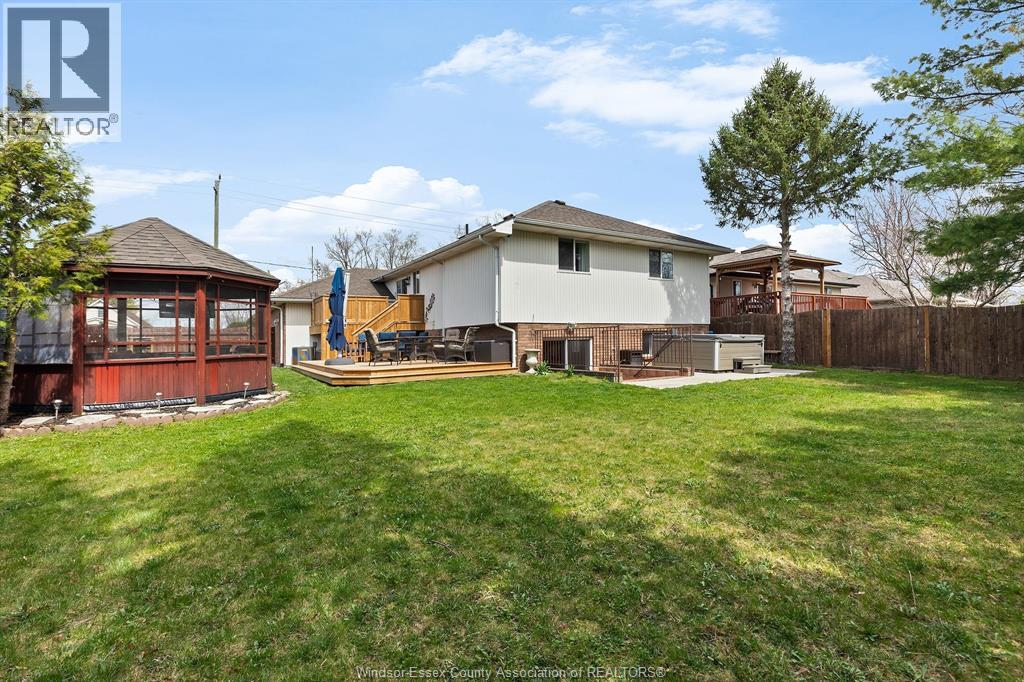 330 REAUME ROAD — photo 27
