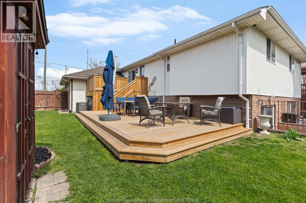 330 REAUME ROAD — photo 30