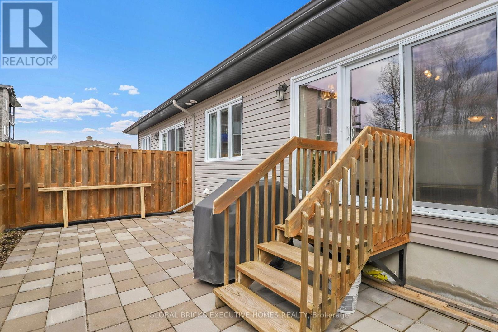 52 DES BENEVOLES STREET — photo 24