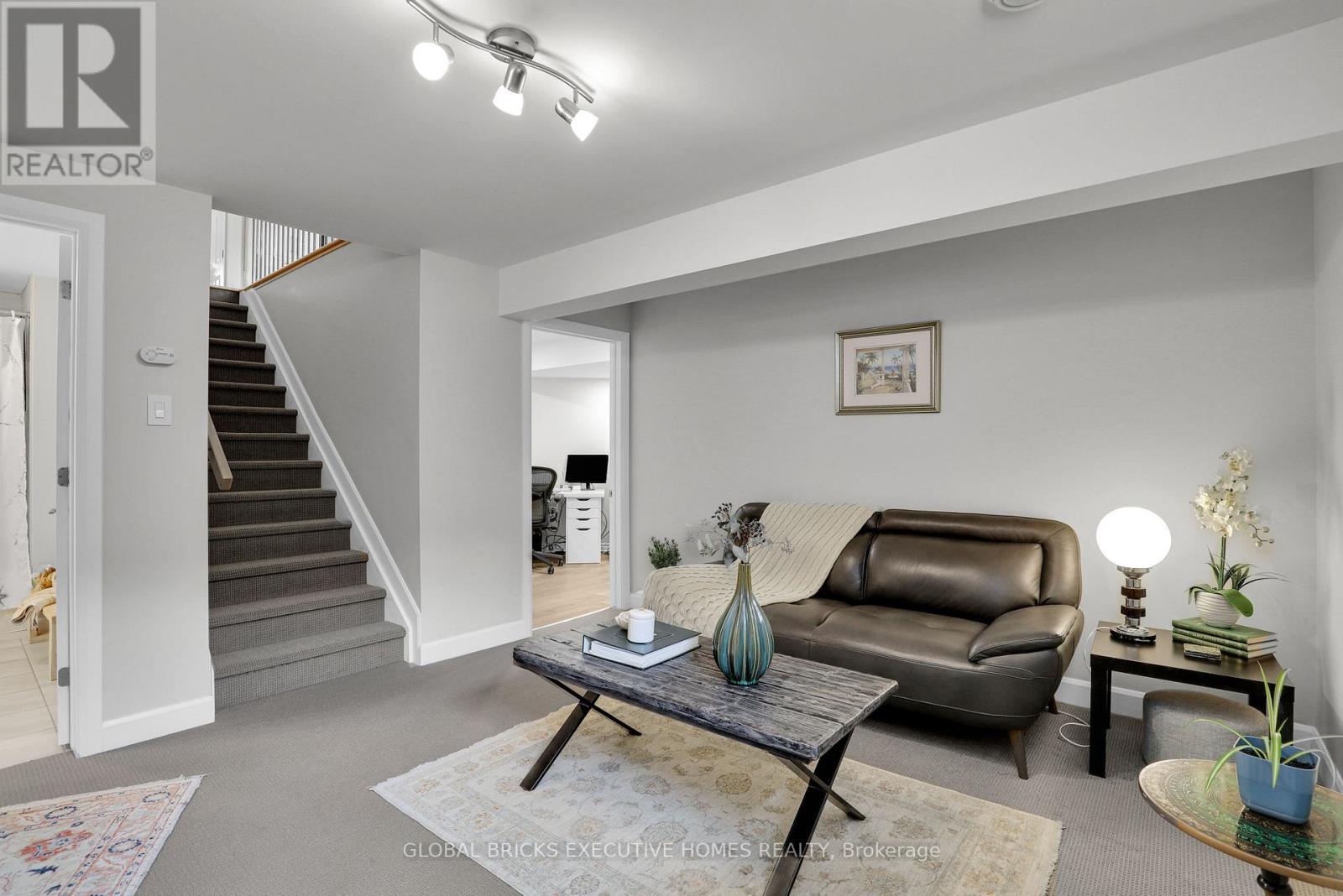 52 DES BENEVOLES STREET — photo 18