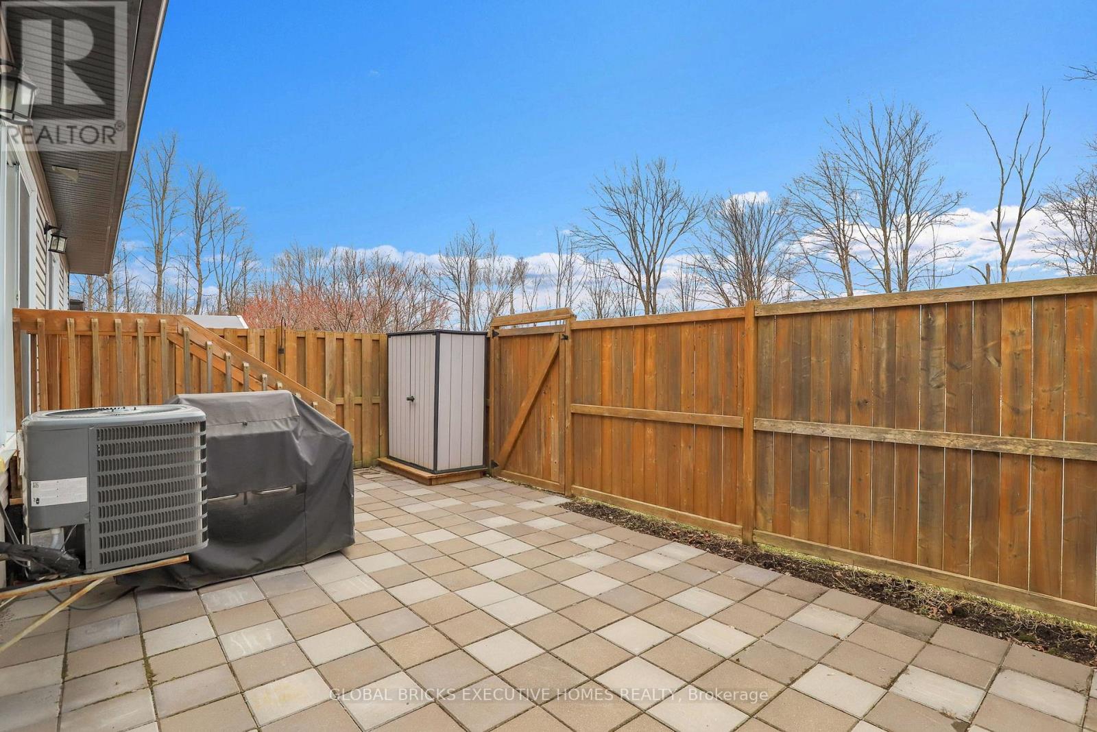 52 DES BENEVOLES STREET — photo 23