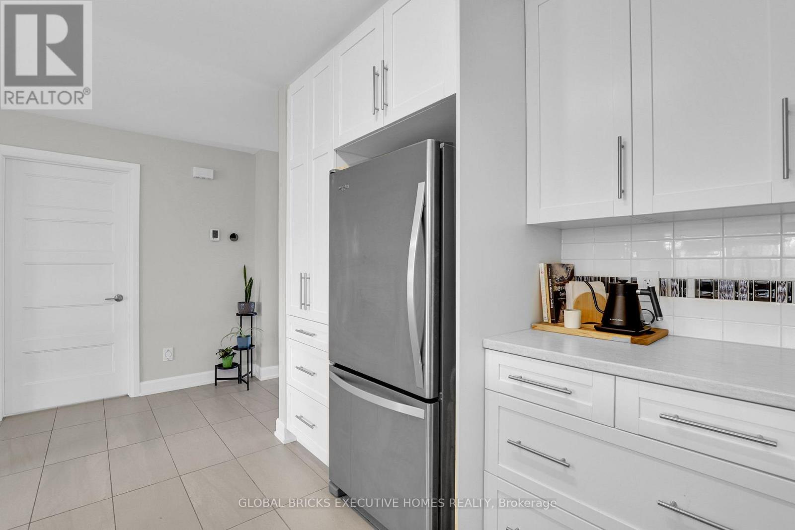 52 DES BENEVOLES STREET — photo 7