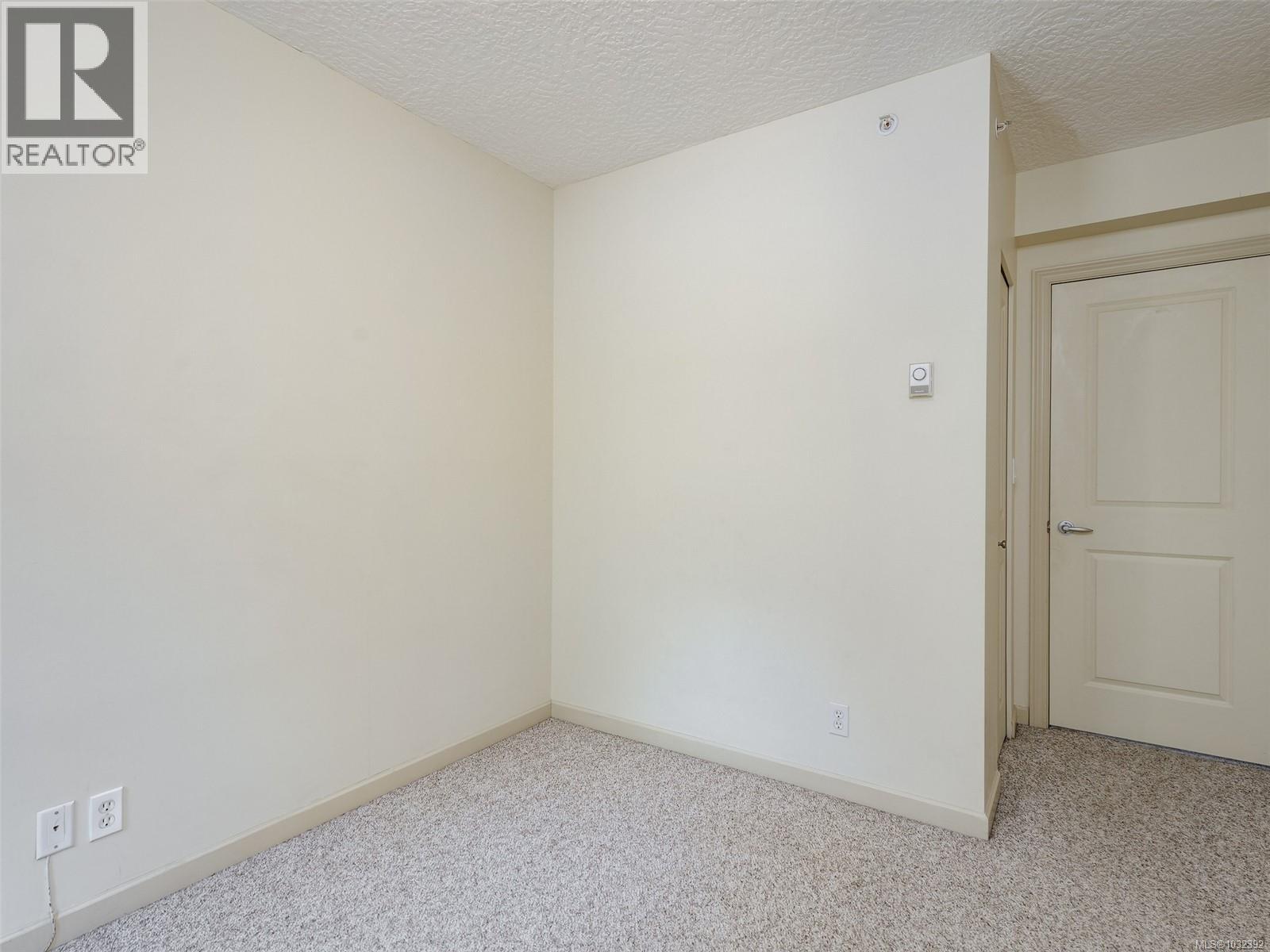 #205 827 Fairfield Rd - 22