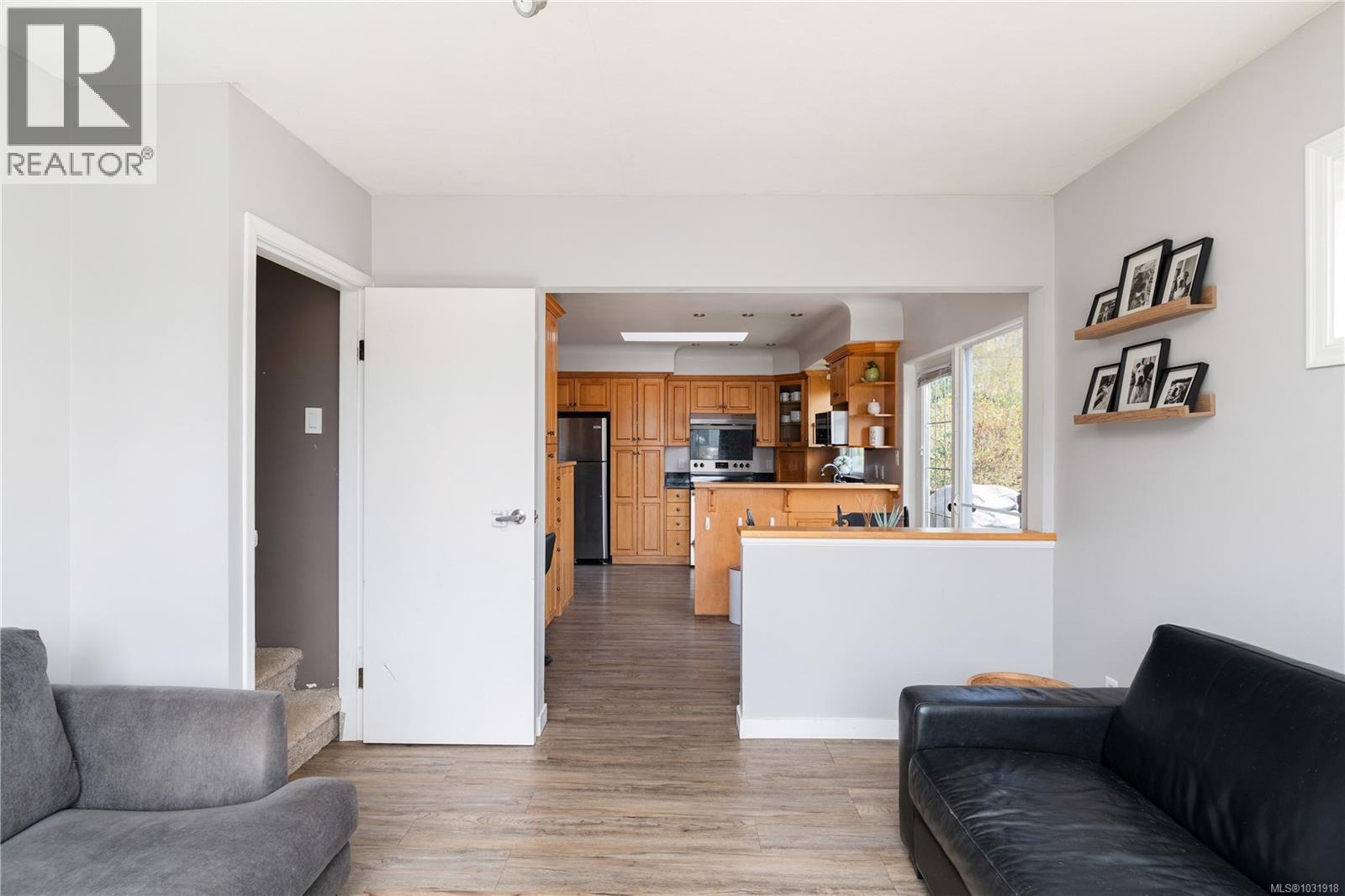  545 Tait Street, Saanich