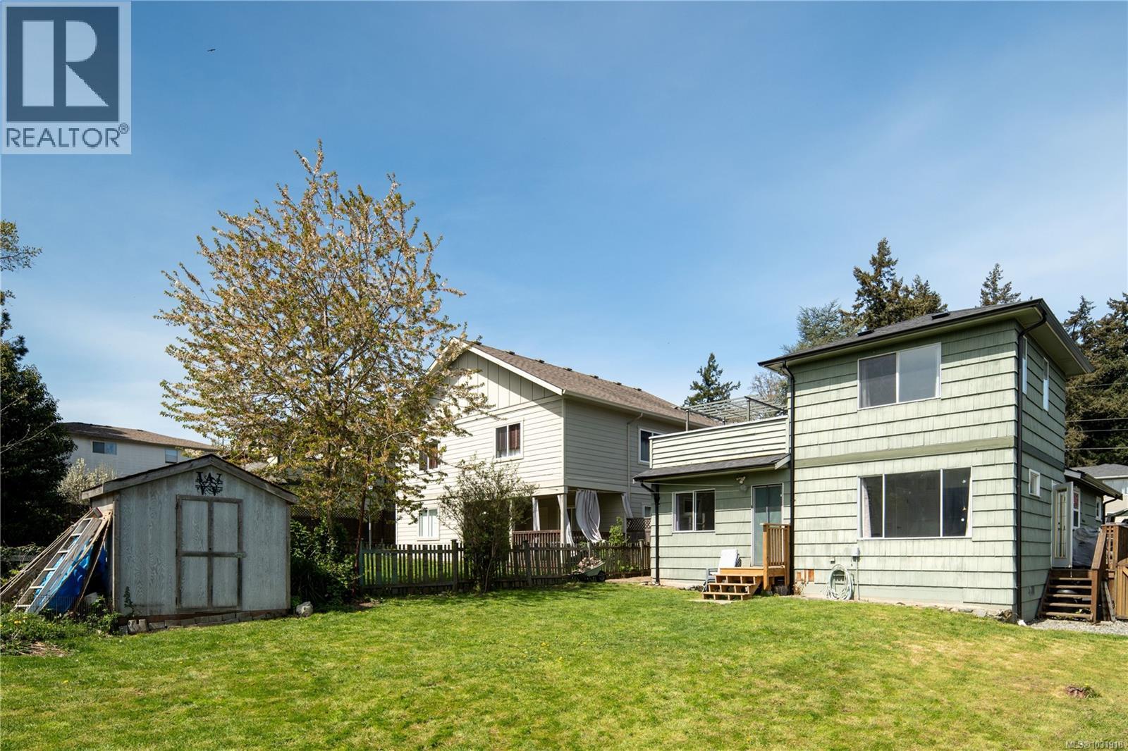  545 Tait Street, Saanich