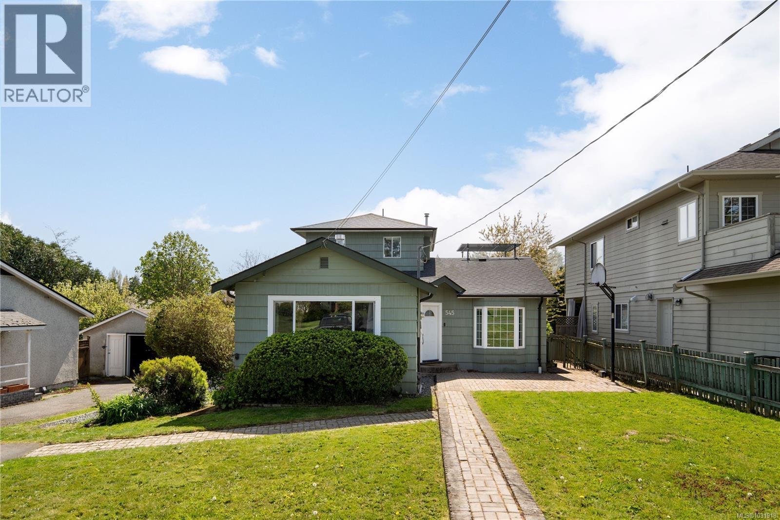  545 Tait Street, Saanich