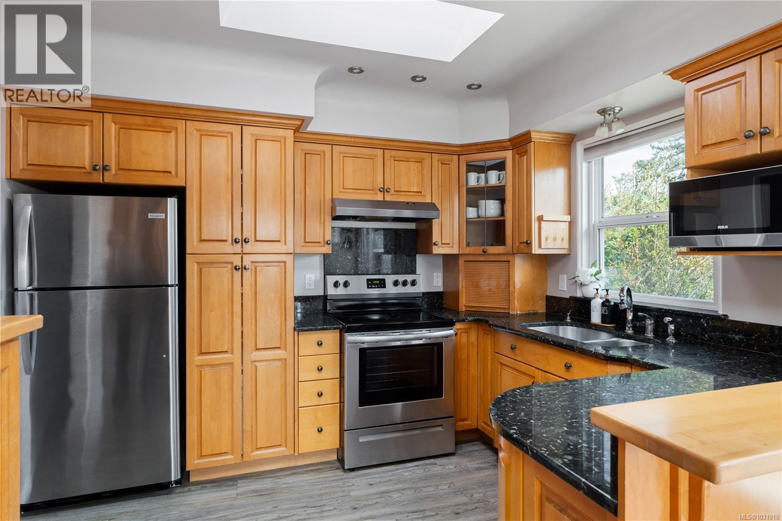  545 Tait Street, Saanich