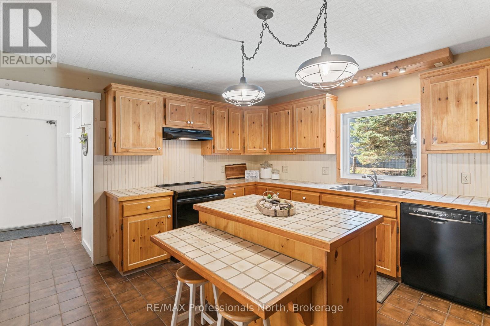 16 HIGHLAND GATE BOULEVARD - 11