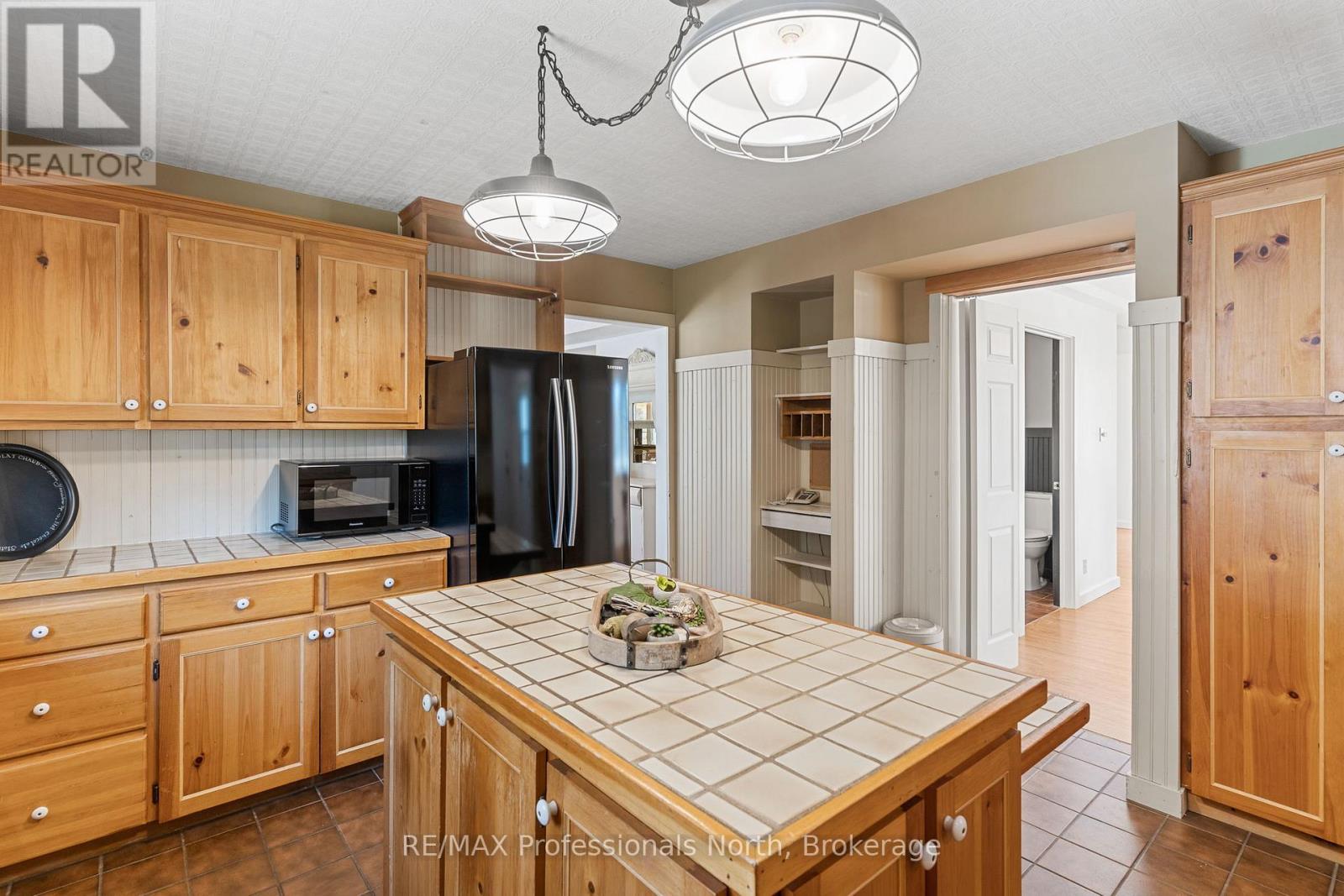16 HIGHLAND GATE BOULEVARD - 12
