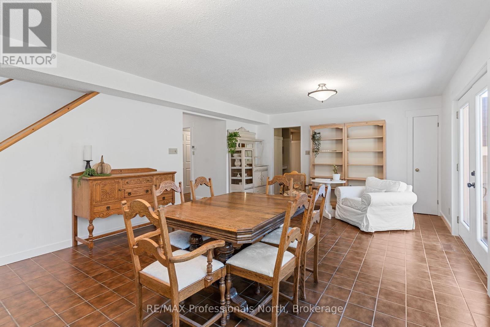 16 HIGHLAND GATE BOULEVARD - 22