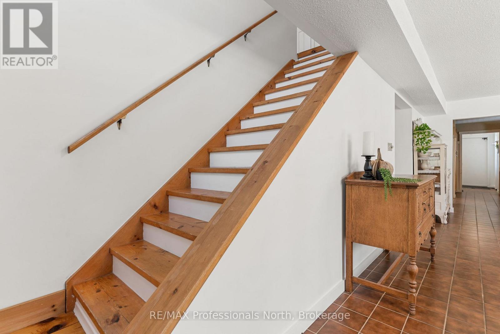 16 HIGHLAND GATE BOULEVARD - 26