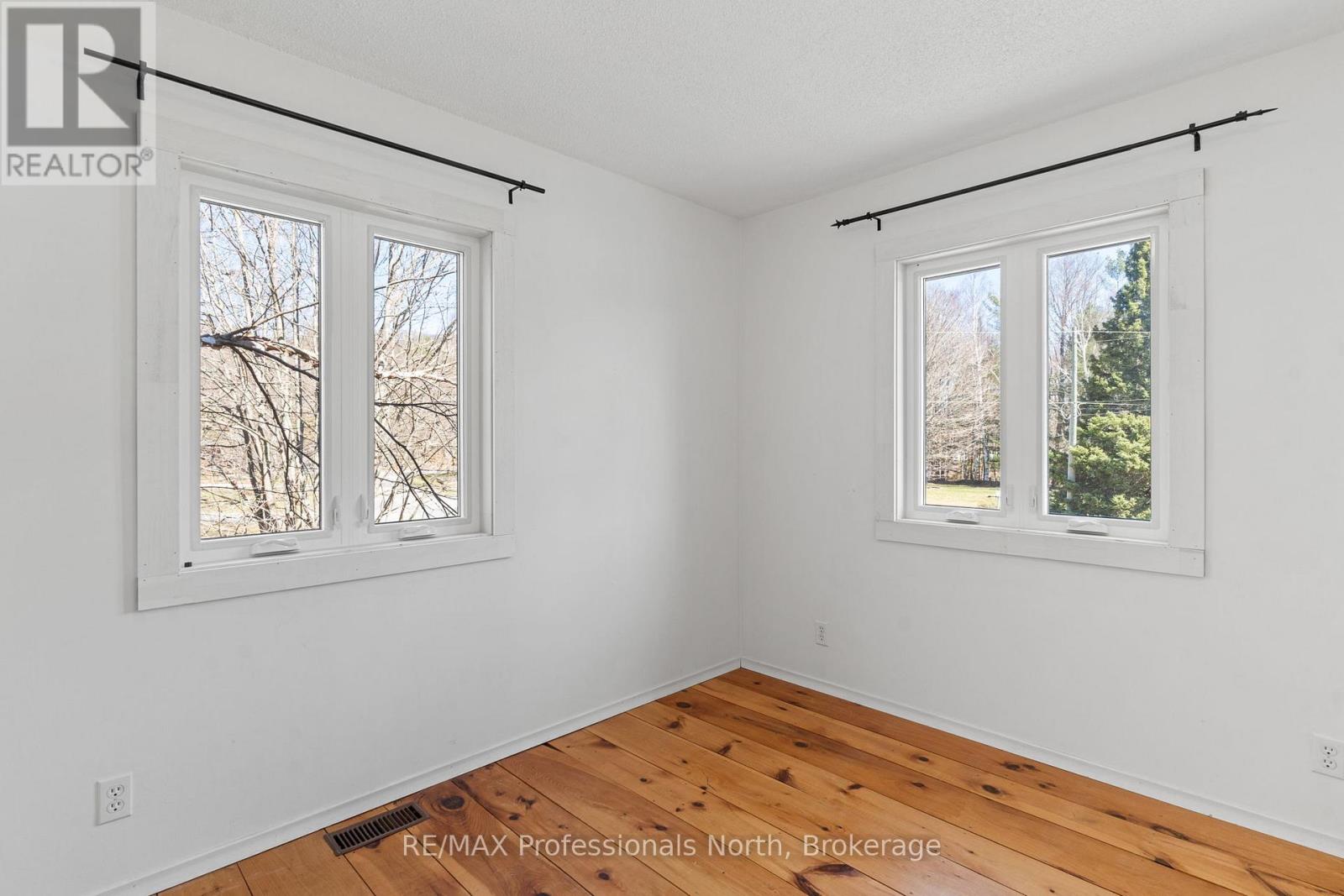 16 HIGHLAND GATE BOULEVARD - 35