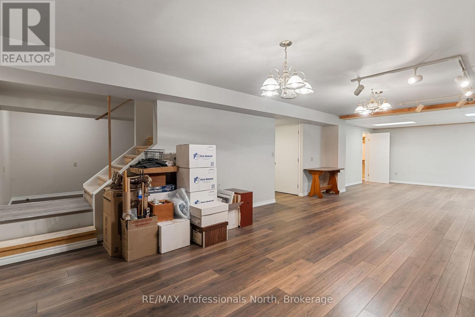 16 HIGHLAND GATE BOULEVARD - 40