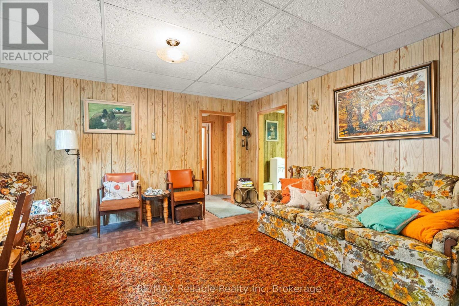24 HURON STREET N - 10