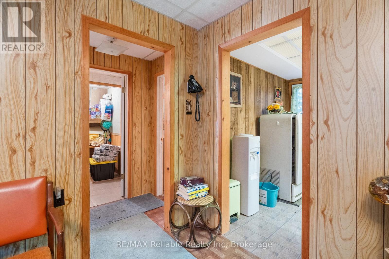 24 HURON STREET N - 13