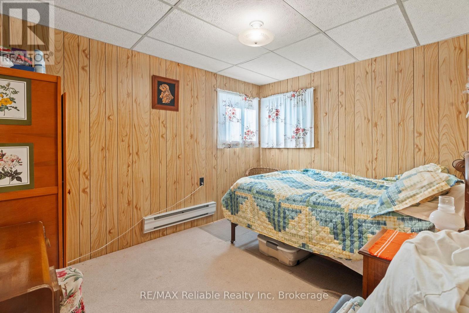 24 HURON STREET N - 18
