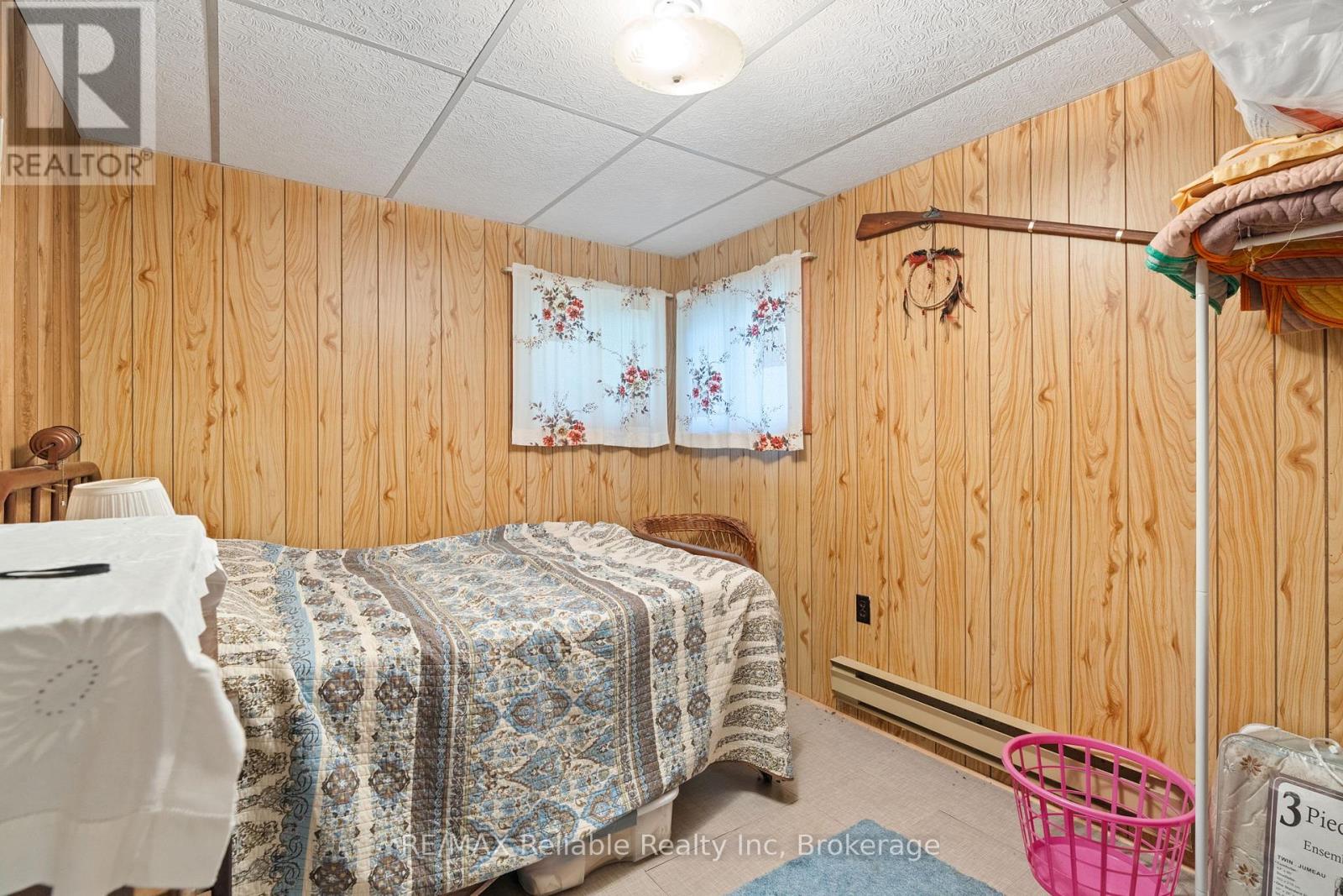 24 HURON STREET N - 22