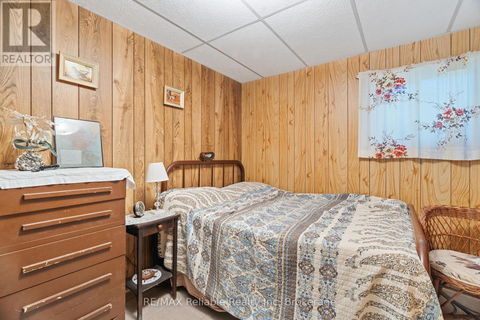 24 HURON STREET N - 23
