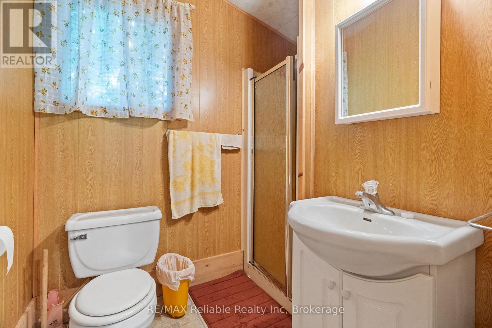 24 HURON STREET N - 9