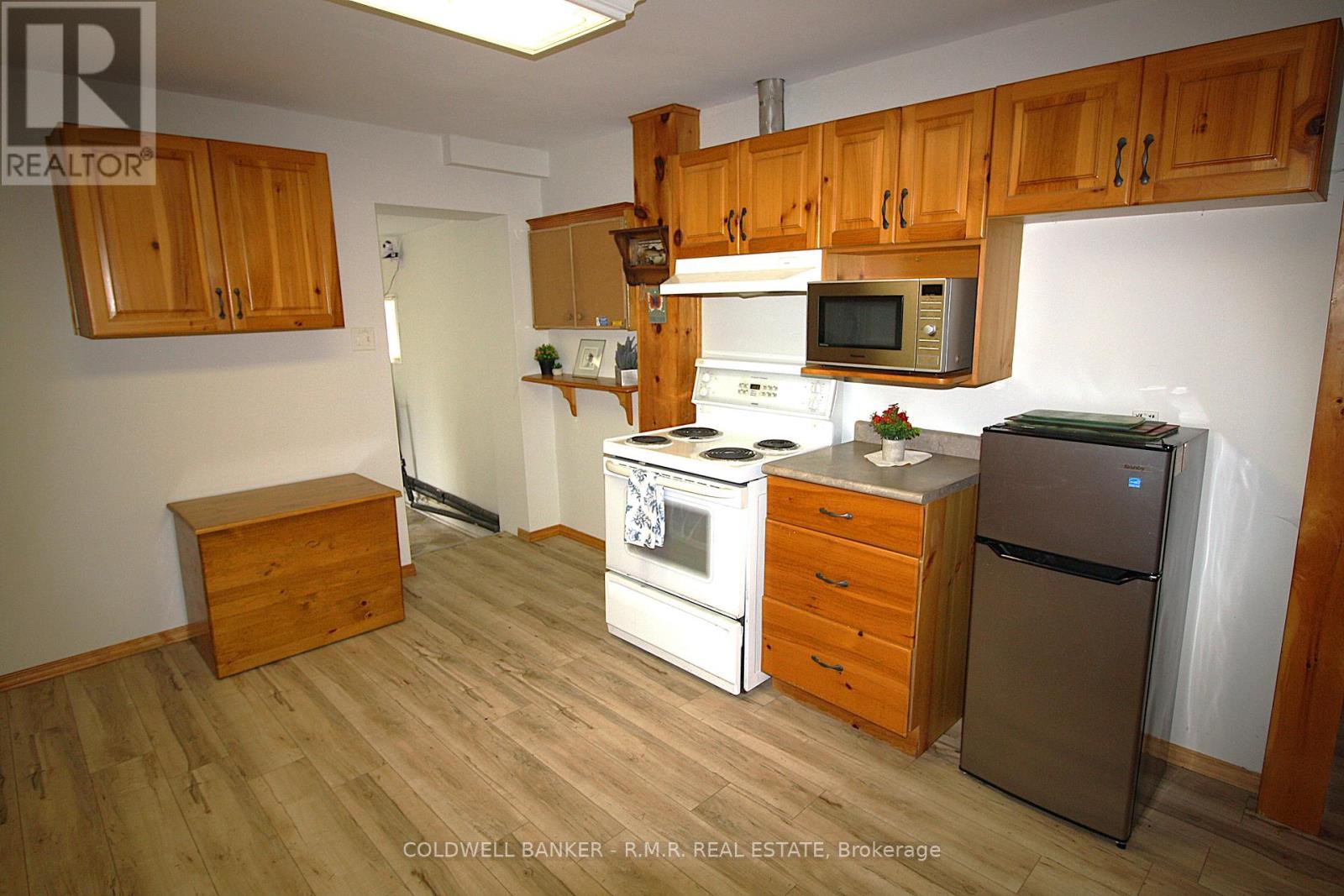 57 FIRE ROUTE 104 — photo 10