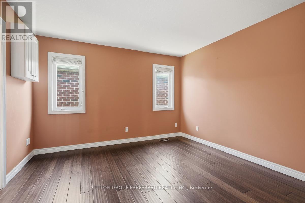64 WILLOW CRESCENT - 21