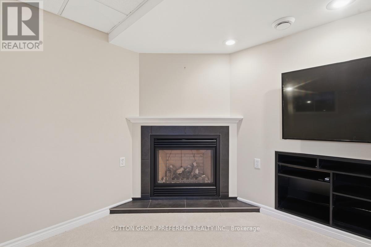 64 WILLOW CRESCENT - 33