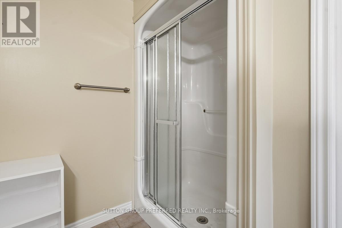 64 WILLOW CRESCENT - 35