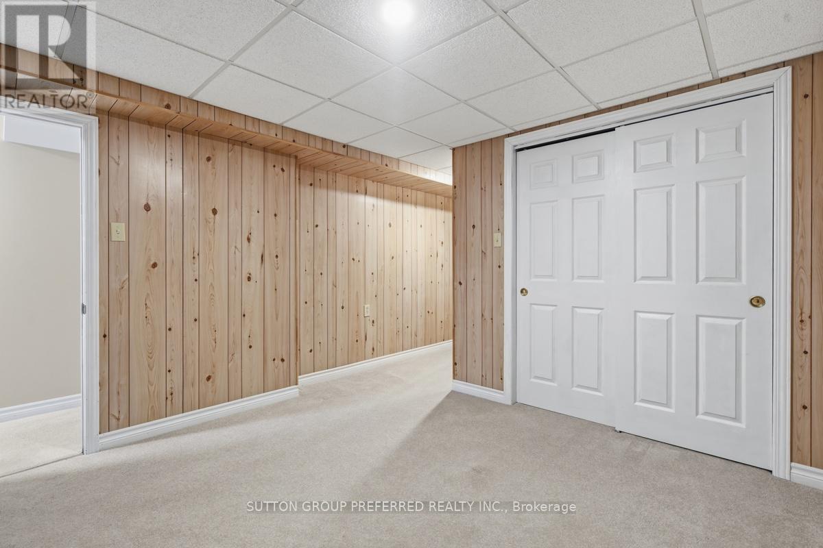 64 WILLOW CRESCENT - 36
