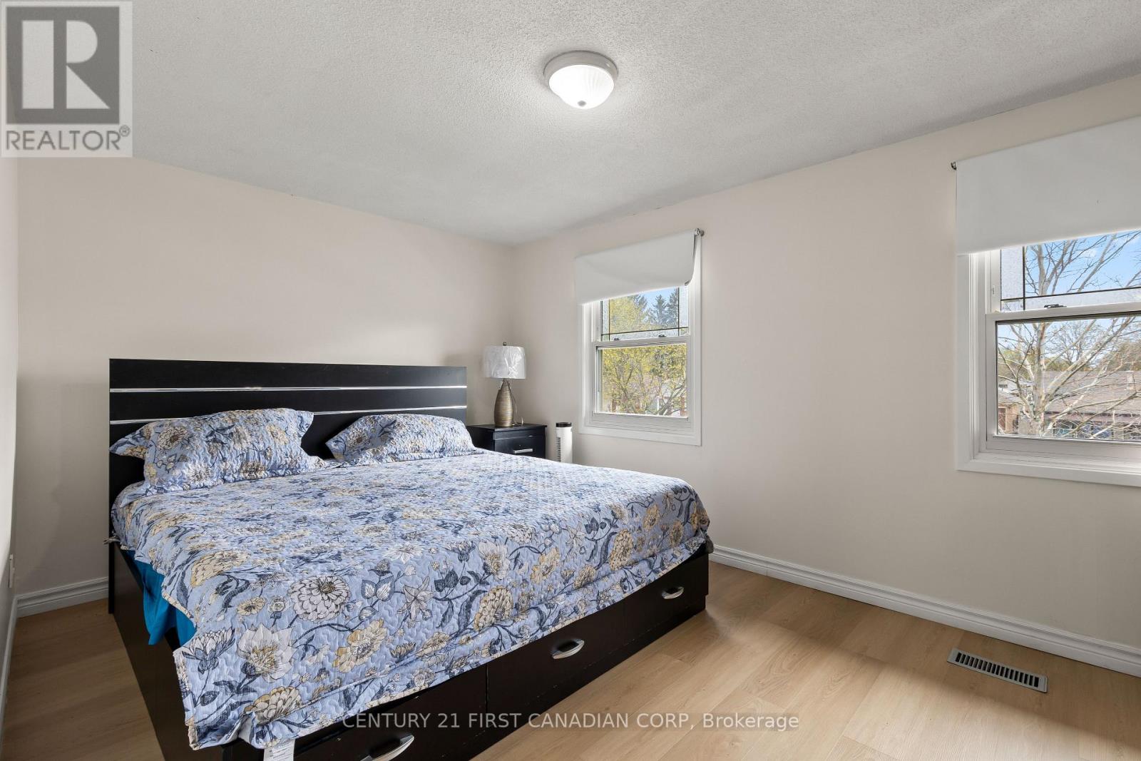 122 GARLAND LANE — photo 23