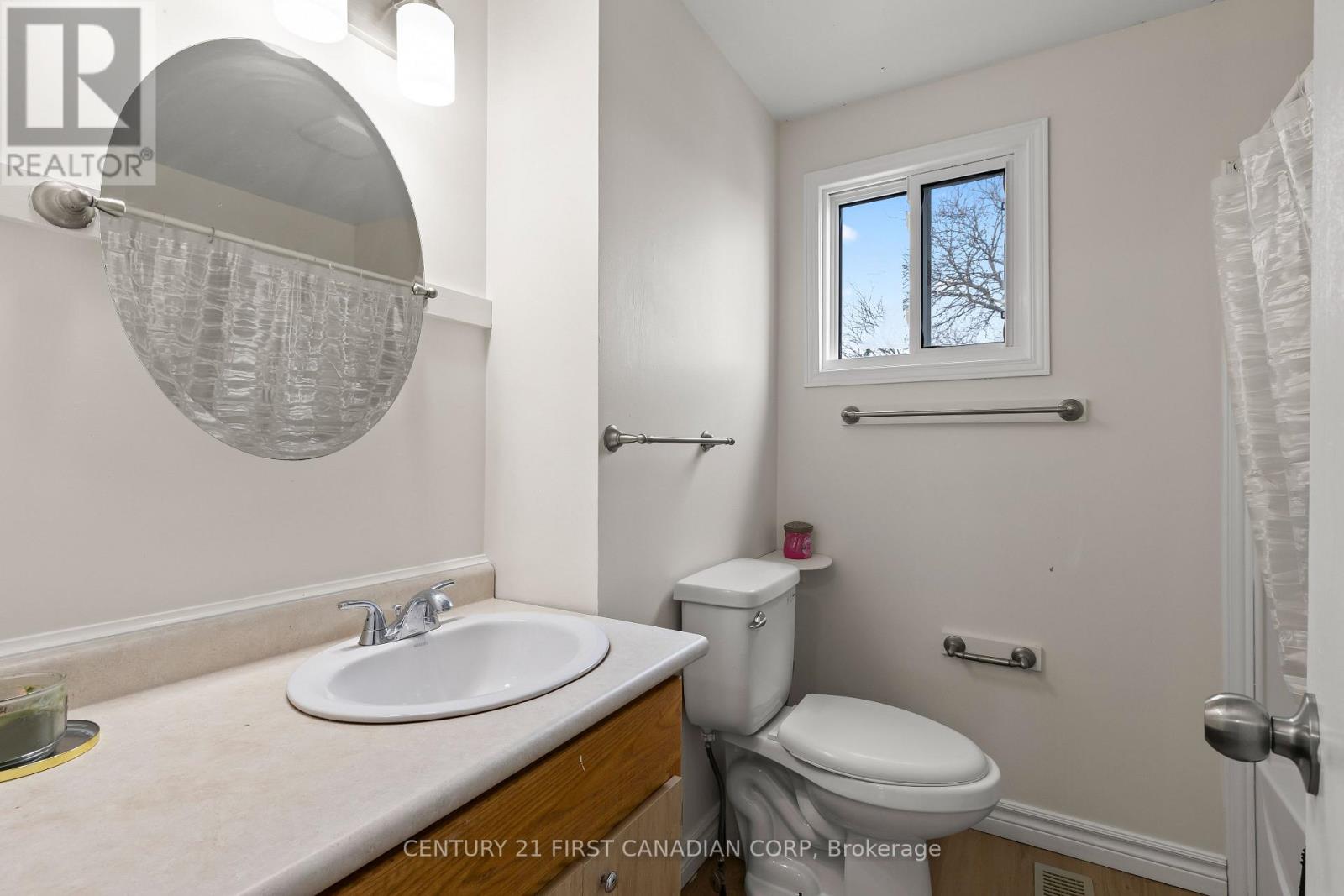 122 GARLAND LANE — photo 26