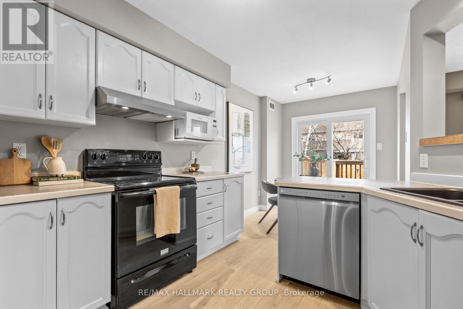 25 ORISKA WAY - 12