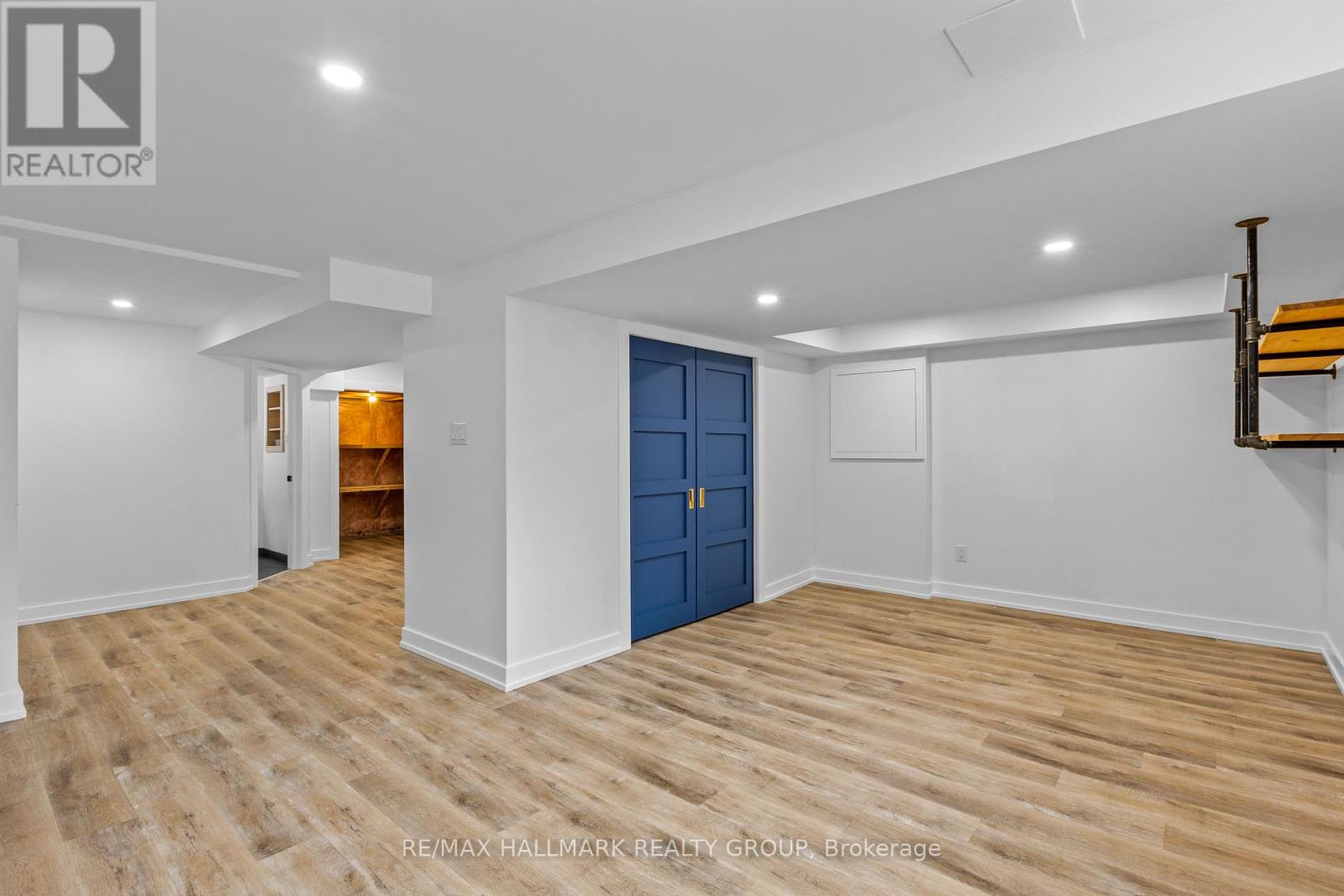 25 ORISKA WAY - 32