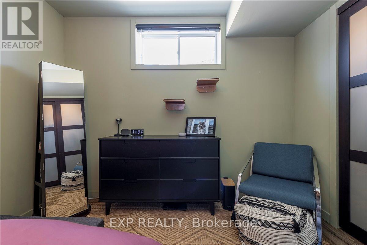 51 HUNTER AVENUE - 25